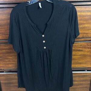 Women’s Cathy black top size XL